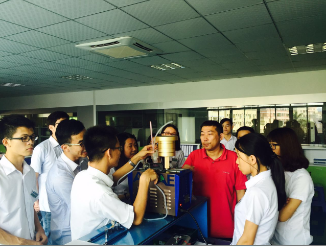 廣東省質量監督局專家對準諾實驗室進行監督評(圖1) 廣東省質量監督局專家對準諾實驗室進行監督評(圖1)